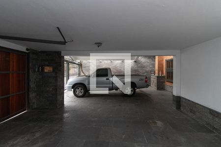 Casa à venda com 331m², 4 quartos e 4 vagasGaragem