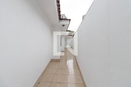 Casa à venda com 331m², 4 quartos e 4 vagasCorredor externo