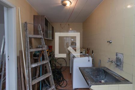 Casa à venda com 331m², 4 quartos e 4 vagasÁrea de Serviço 2