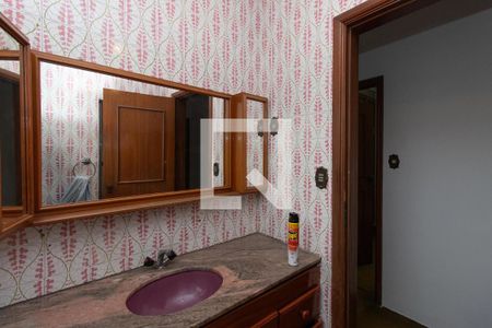 Casa à venda com 331m², 4 quartos e 4 vagasBanheiro Social