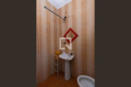 Casa à venda com 331m², 4 quartos e 4 vagasBanheiro de Serviço