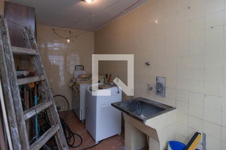 Casa à venda com 331m², 4 quartos e 4 vagasÁrea de Serviço 2