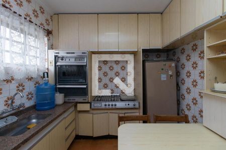 Casa à venda com 331m², 4 quartos e 4 vagasCozinha