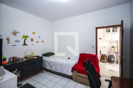 Casa à venda com 225m², 5 quartos e 2 vagasSuíte 1