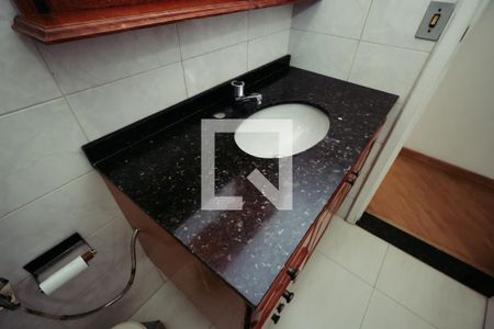 Casa à venda com 225m², 5 quartos e 2 vagasBanheiro Social