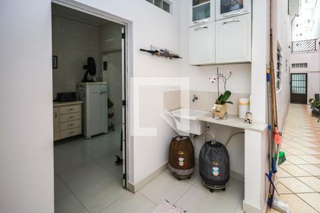 Casa à venda com 225m², 5 quartos e 2 vagasÁrea de Serviço