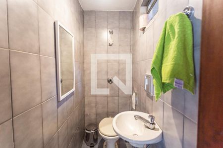 Casa à venda com 500m², 8 quartos e 4 vagas Casa à venda com 500m², 8 quartos e 4 vagasLavabo da Área da Churrasqueira