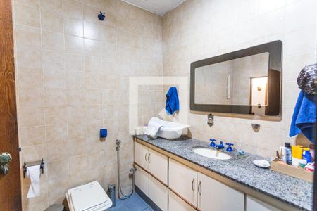 Casa à venda com 500m², 8 quartos e 4 vagas Casa à venda com 500m², 8 quartos e 4 vagasBanheiro Social 1