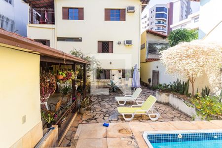 Casa à venda com 500m², 8 quartos e 4 vagas Casa à venda com 500m², 8 quartos e 4 vagasÁrea da Piscina