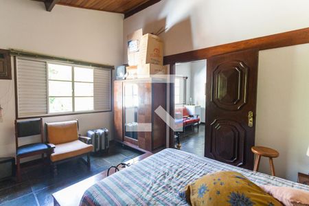 Casa à venda com 500m², 8 quartos e 4 vagas Casa à venda com 500m², 8 quartos e 4 vagasQuarto 4 no 2° Andar