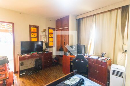 Casa à venda com 500m², 8 quartos e 4 vagas Casa à venda com 500m², 8 quartos e 4 vagasQuarto 5 no 2° Andar