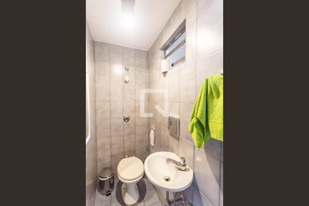 Casa à venda com 500m², 8 quartos e 4 vagas Casa à venda com 500m², 8 quartos e 4 vagasLavabo da Área da Churrasqueira