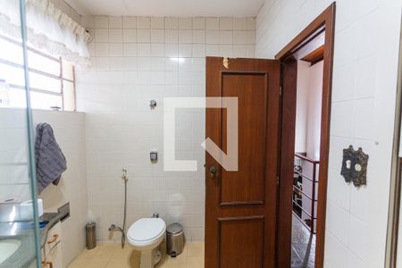 Casa à venda com 500m², 8 quartos e 4 vagas Casa à venda com 500m², 8 quartos e 4 vagasBanheiro Social 2 no 2° Andar