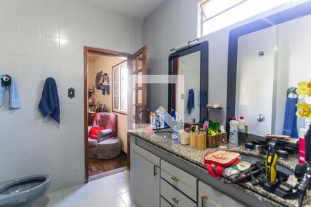 Casa à venda com 500m², 8 quartos e 4 vagas Casa à venda com 500m², 8 quartos e 4 vagasBanheiro da Suíte