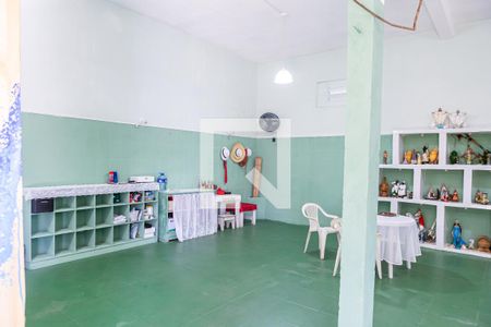 Casa para alugar com 280m², 3 quartos e 5 vagasSalão dos fundos