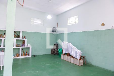 Casa para alugar com 280m², 3 quartos e 5 vagasSalão dos fundos