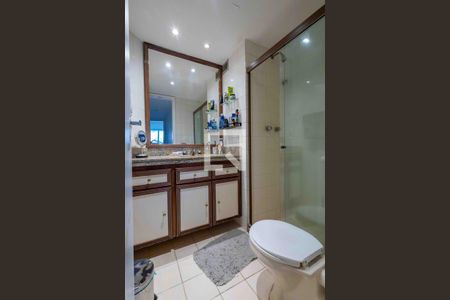 Apartamento à venda com 78m², 2 quartos e 1 vaga Apartamento à venda com 78m², 2 quartos e 1 vagaBanheiro Social