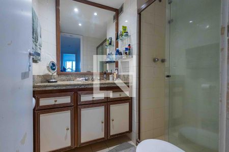 Apartamento à venda com 78m², 2 quartos e 1 vaga Apartamento à venda com 78m², 2 quartos e 1 vagaBanheiro Social