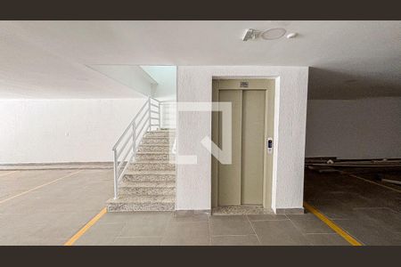Apartamento à venda com 78m², 3 quartos e 2 vagas Apartamento à venda com 78m², 3 quartos e 2 vagasElevador - Garagem