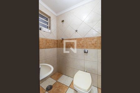 Casa à venda com 350m², 3 quartos e 4 vagasBanheiro de serviço