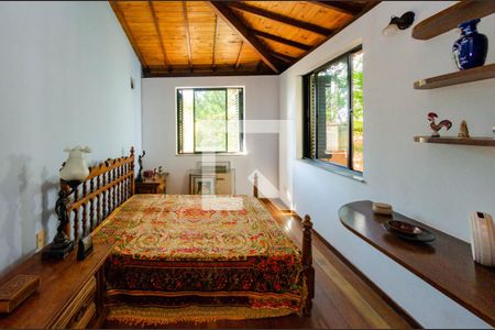 Casa à venda com 230m², 3 quartos e 2 vagas Casa à venda com 230m², 3 quartos e 2 vagasSuíte