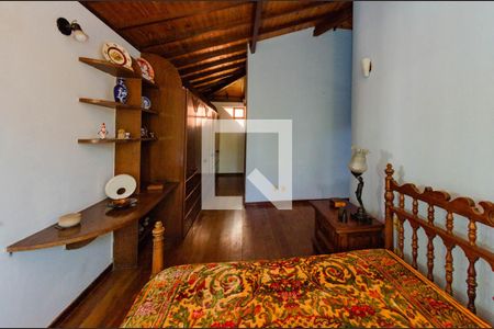 Casa à venda com 230m², 3 quartos e 2 vagas Casa à venda com 230m², 3 quartos e 2 vagasSuíte