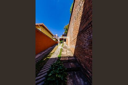 Casa à venda com 230m², 3 quartos e 2 vagas Casa à venda com 230m², 3 quartos e 2 vagasÁrea externa