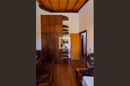 Casa à venda com 230m², 3 quartos e 2 vagas Casa à venda com 230m², 3 quartos e 2 vagasQuarto 2