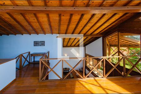 Casa à venda com 230m², 3 quartos e 2 vagas Casa à venda com 230m², 3 quartos e 2 vagasMezanino