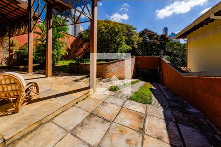 Casa à venda com 230m², 3 quartos e 2 vagas Casa à venda com 230m², 3 quartos e 2 vagasÁrea externa