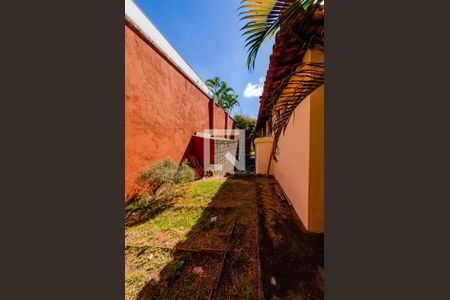 Casa à venda com 230m², 3 quartos e 2 vagas Casa à venda com 230m², 3 quartos e 2 vagasÁrea externa