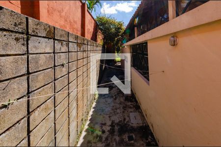 Casa à venda com 230m², 3 quartos e 2 vagas Casa à venda com 230m², 3 quartos e 2 vagasÁrea externa