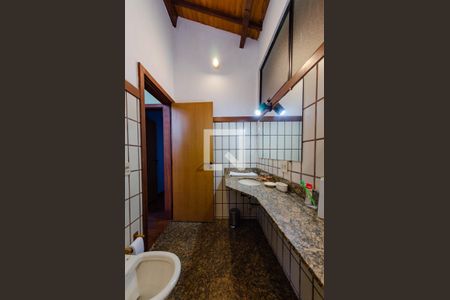 Casa à venda com 230m², 3 quartos e 2 vagas Casa à venda com 230m², 3 quartos e 2 vagasBanheiro