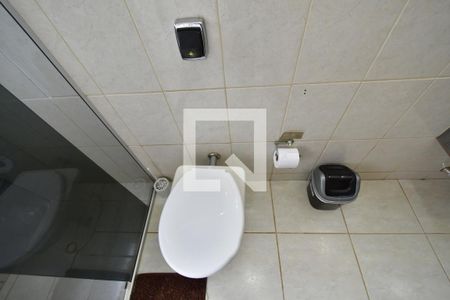 Casa para alugar com 1000m², 3 quartos e 6 vagasBanheiro 2