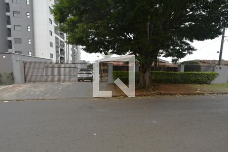 Casa para alugar com 1000m², 3 quartos e 6 vagasFachada