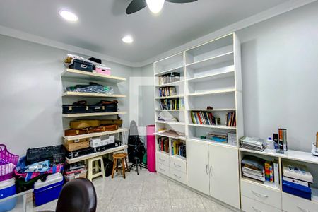 Casa à venda com 266m², 3 quartos e 2 vagasEscritório