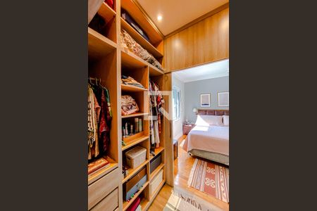 Casa à venda com 266m², 3 quartos e 2 vagasQuarto 1 - Armários