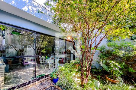 Casa à venda com 266m², 3 quartos e 2 vagasÁrea externa