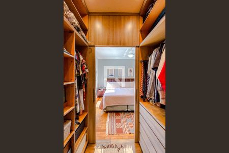 Casa à venda com 266m², 3 quartos e 2 vagasQuarto 1 - Armários