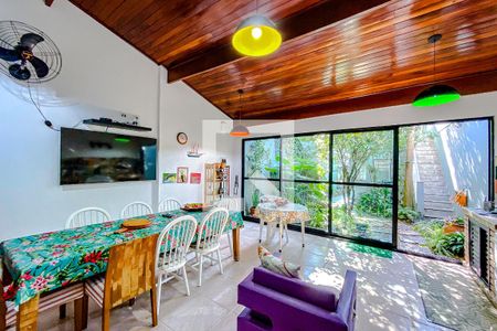 Casa à venda com 266m², 3 quartos e 2 vagasChurrasqueira