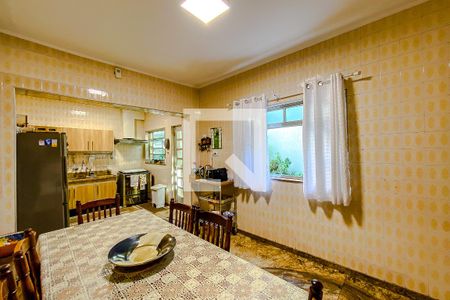 Casa à venda com 266m², 3 quartos e 2 vagasCozinha