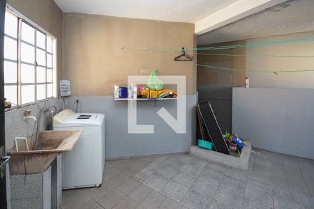 Casa à venda com 70m², 2 quartos e 1 vagaÁrea de Serviço