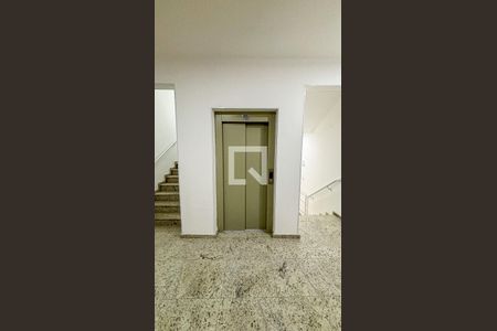 Apartamento à venda com 78m², 3 quartos e 2 vagas Apartamento à venda com 78m², 3 quartos e 2 vagasElevador