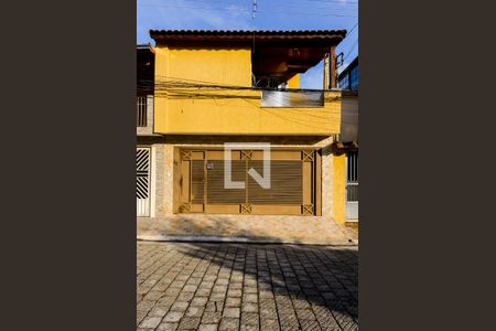 Casa à venda com 159m², 4 quartos e 2 vagasFachada