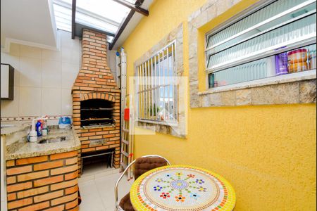 Casa à venda com 159m², 4 quartos e 2 vagas Casa à venda com 159m², 4 quartos e 2 vagasChurrasqueira