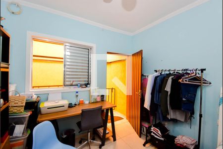 Casa à venda com 159m², 4 quartos e 2 vagas Casa à venda com 159m², 4 quartos e 2 vagasQuarto de Serviço