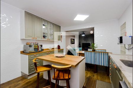 Casa à venda com 159m², 4 quartos e 2 vagas Casa à venda com 159m², 4 quartos e 2 vagasCozinha