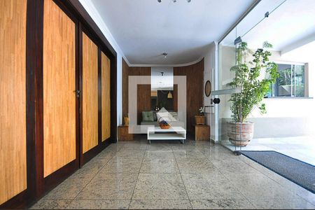 Hall Social de apartamento para alugar com 1 quarto, 55m² em Vila Suzana, São Paulo