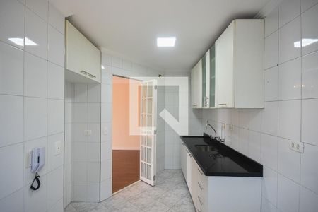 Cozinha de apartamento para alugar com 1 quarto, 55m² em Vila Suzana, São Paulo