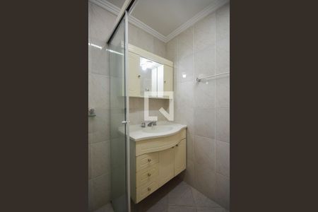Banheiro de apartamento para alugar com 1 quarto, 55m² em Vila Suzana, São Paulo
